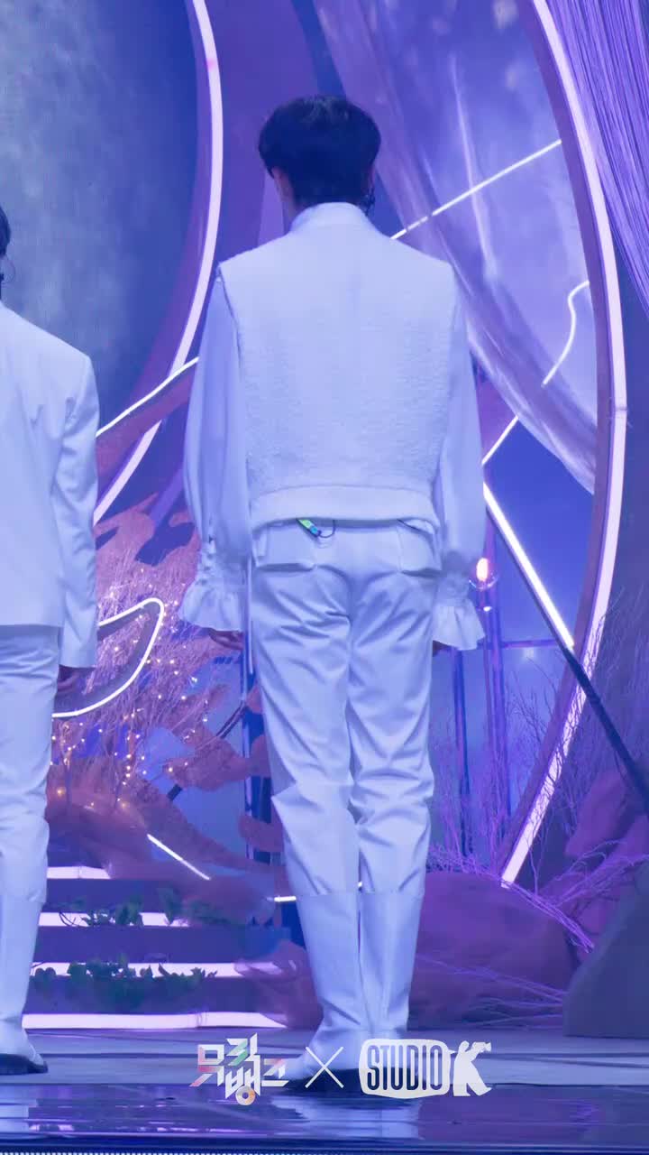 姜太显（竖拍）