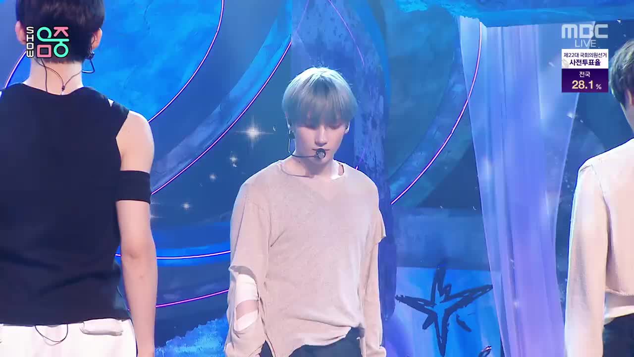 240406 MBC UHD Music Core TXT - Deja Vu