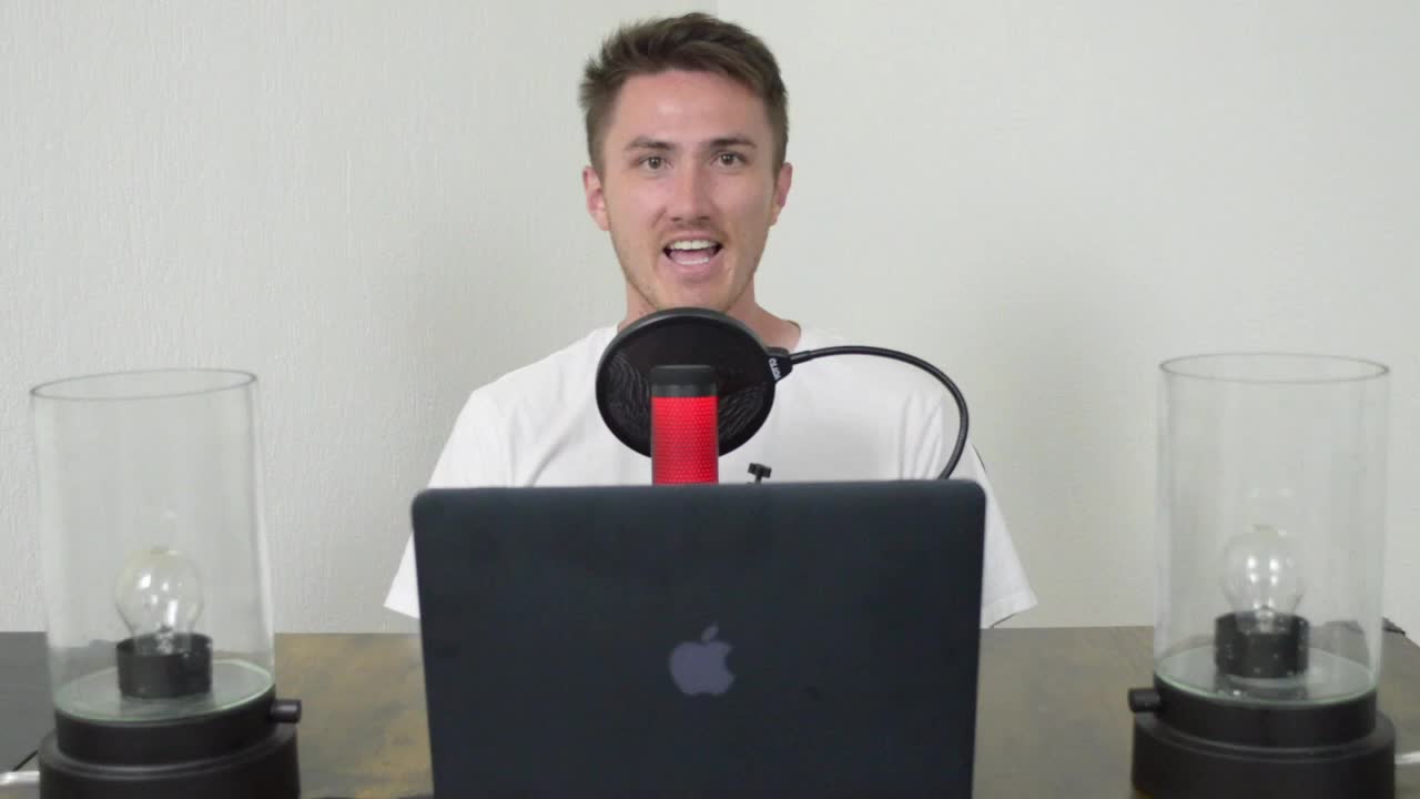 用英语聊学习的重要性以及在工作和生活中继续学习