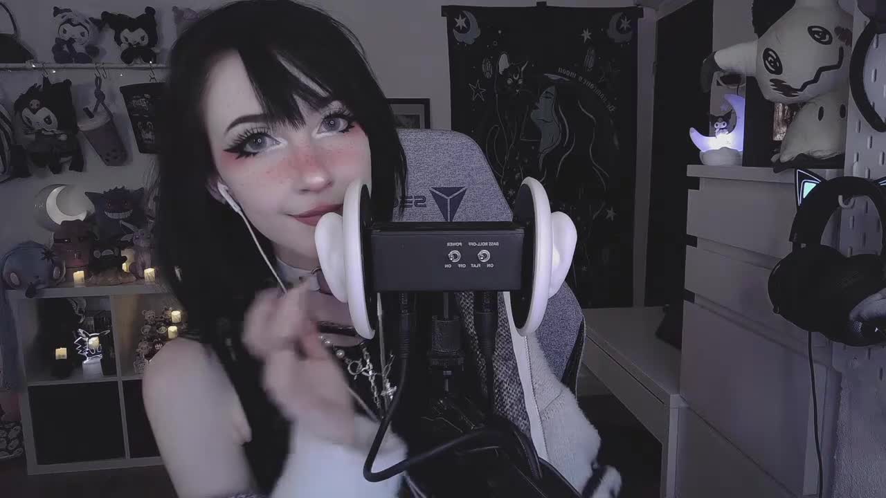 揉搓耳朵的声音