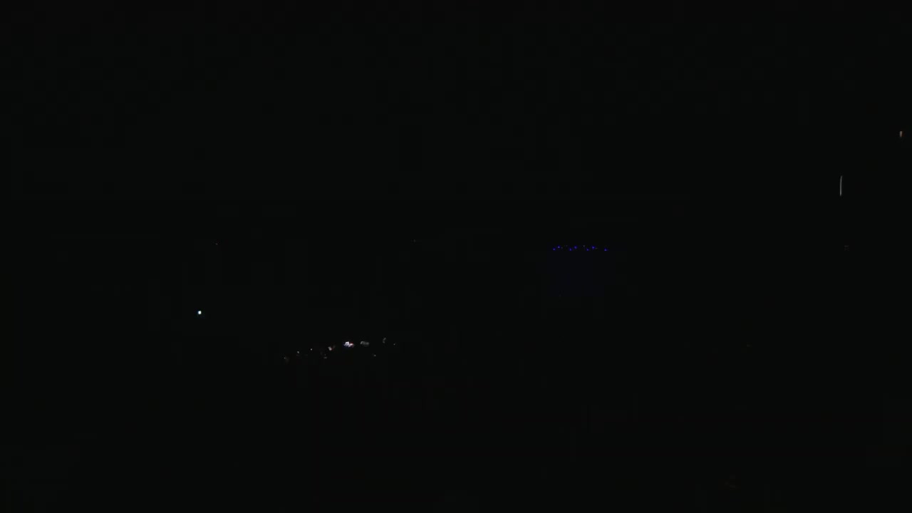 嘘まみれの街で