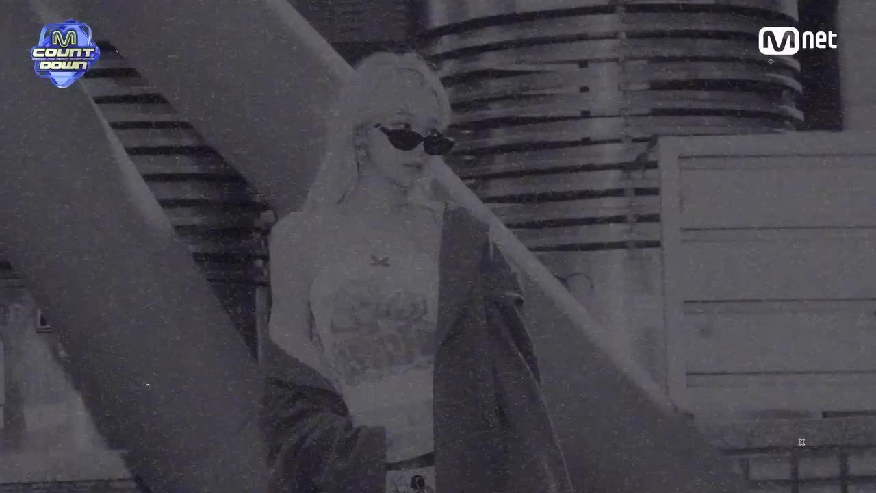 LE SSERAFIM - 1-800-hot-n-fun 打歌舞台