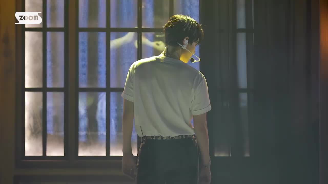 【横版直拍】边伯贤 - Pineapple Slice 240908 @ 人气-歌谣