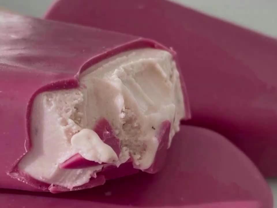 crunchy raspberry icecream bar eating asmr