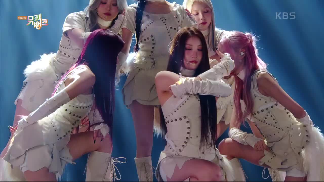 PURPLE KISS - ON MY BIKE 打歌舞台