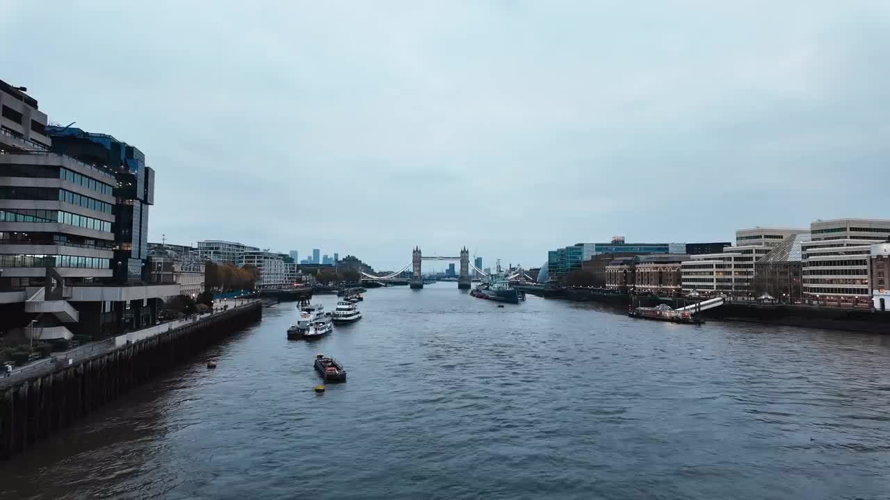 去了一趟伦敦。