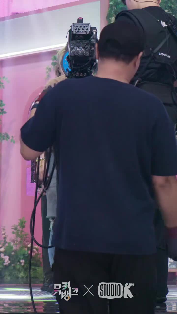 11.22 音银 飞吻 钟辰乐直拍