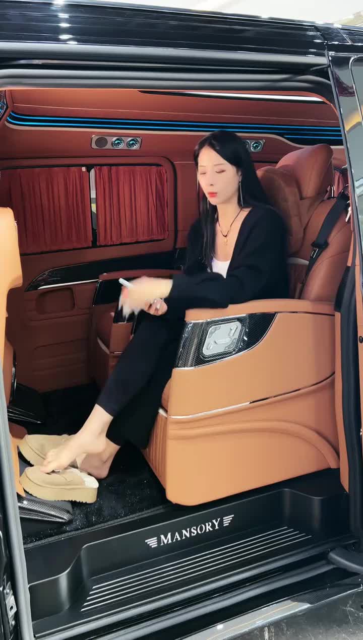 武汉名车汇后湖店品鉴中心-2024年11月25日16点33分