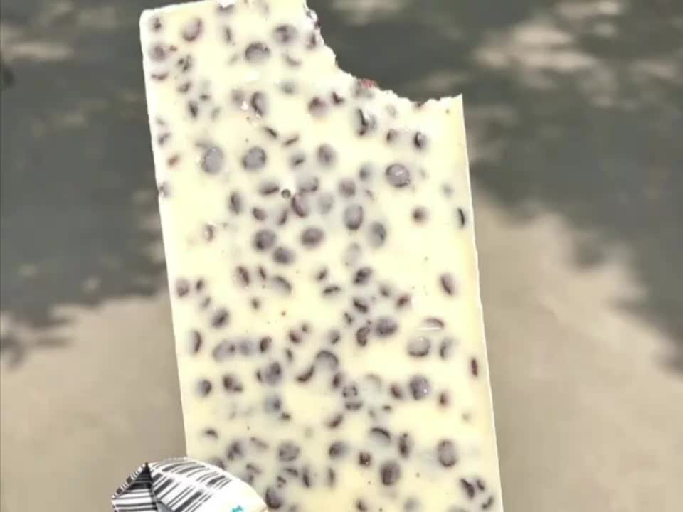 crunchy hershey bar eating asmr