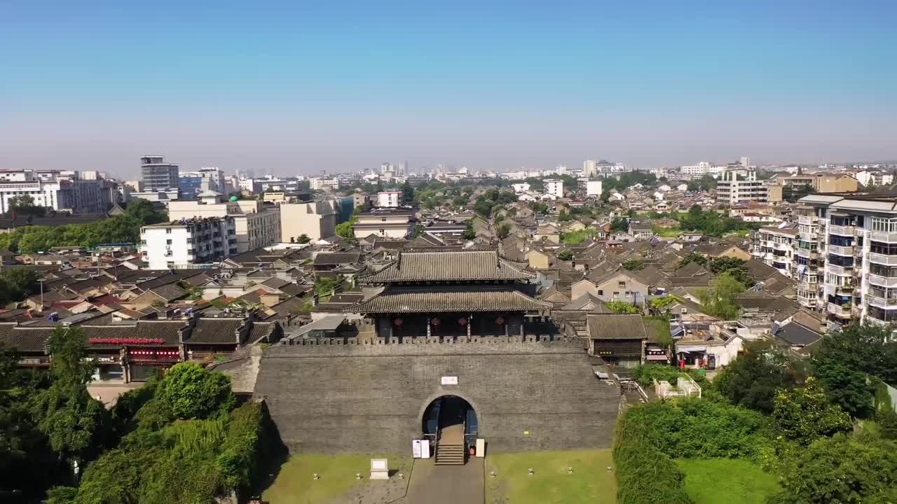 《我为扬州老人拍照片》