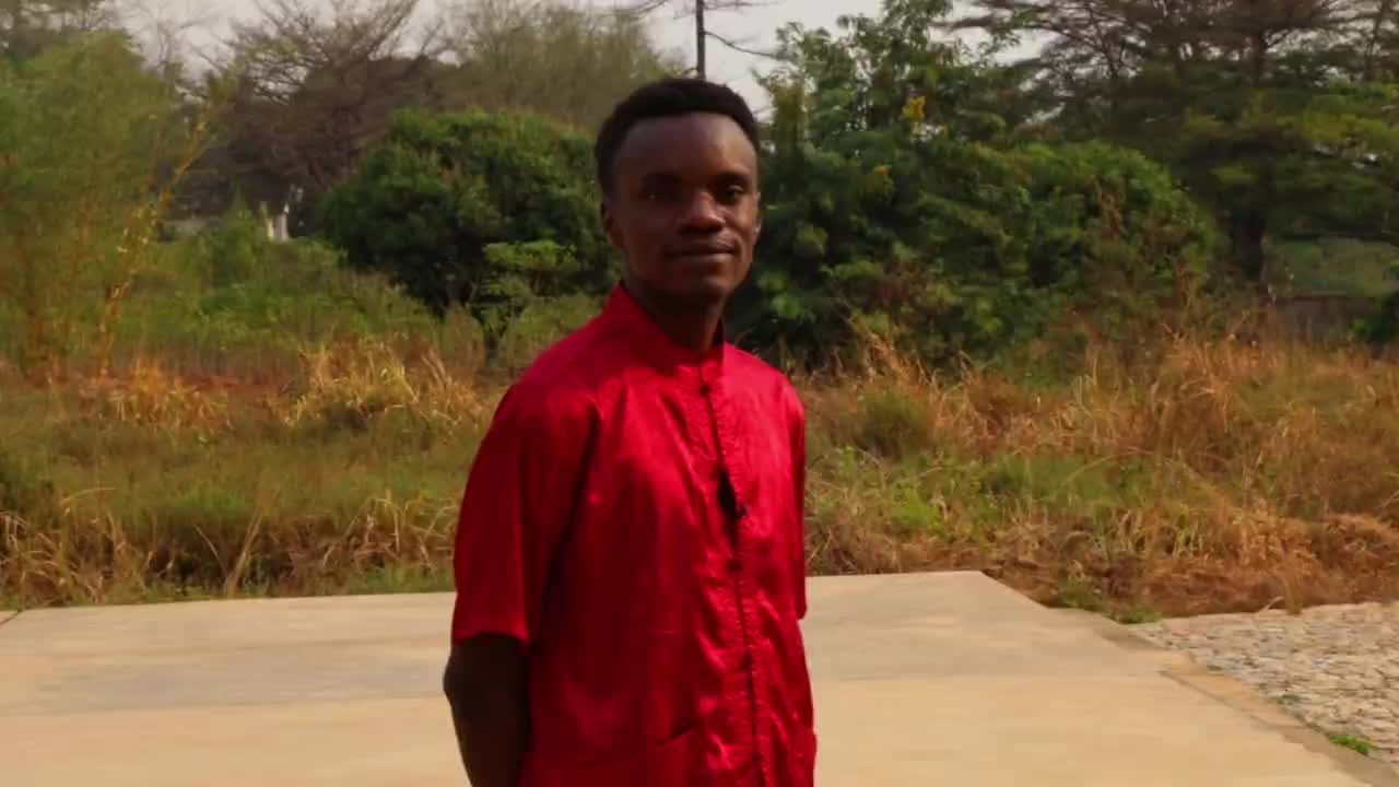 《共同走向美好未来》