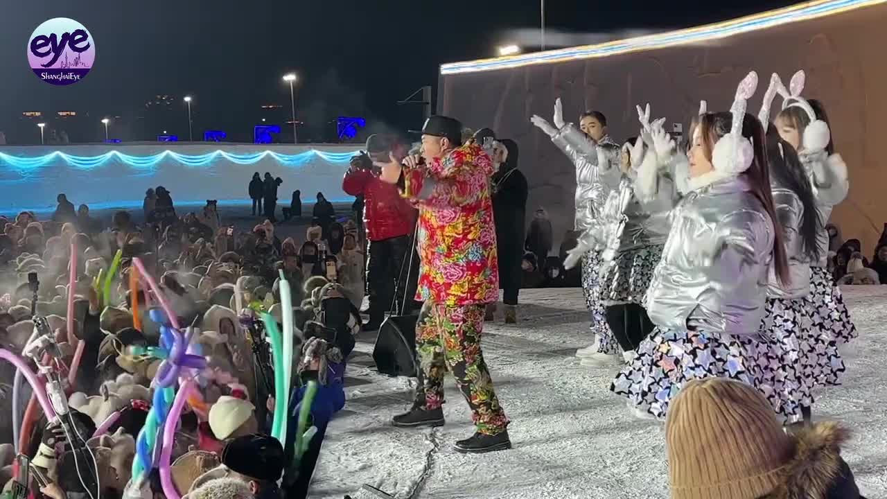 《“冰城”哈尔滨为何在这个冬天如此“火热”？》