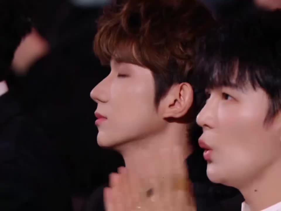 自己颁奖词的reaction