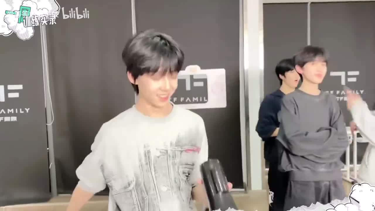 250212 五练81 左手指月