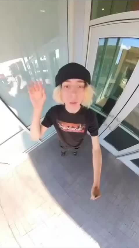 在五星级酒店呆着直到有人把我赶出去