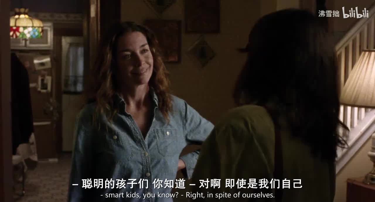 28-4【墨绿色圆领衫被剪成无袖】三人在爸爸的房子里再聚头