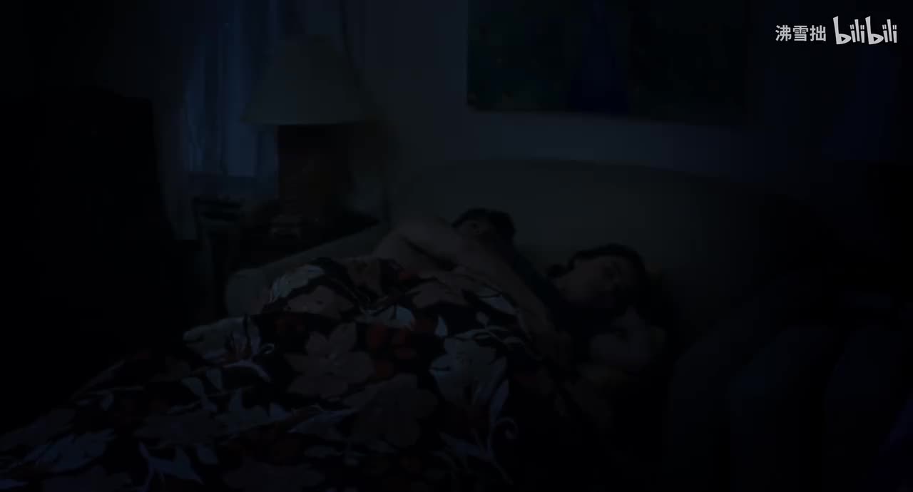 24-1【各种款式的衣服】作为吉他手和乐队一起去各种地方巡演