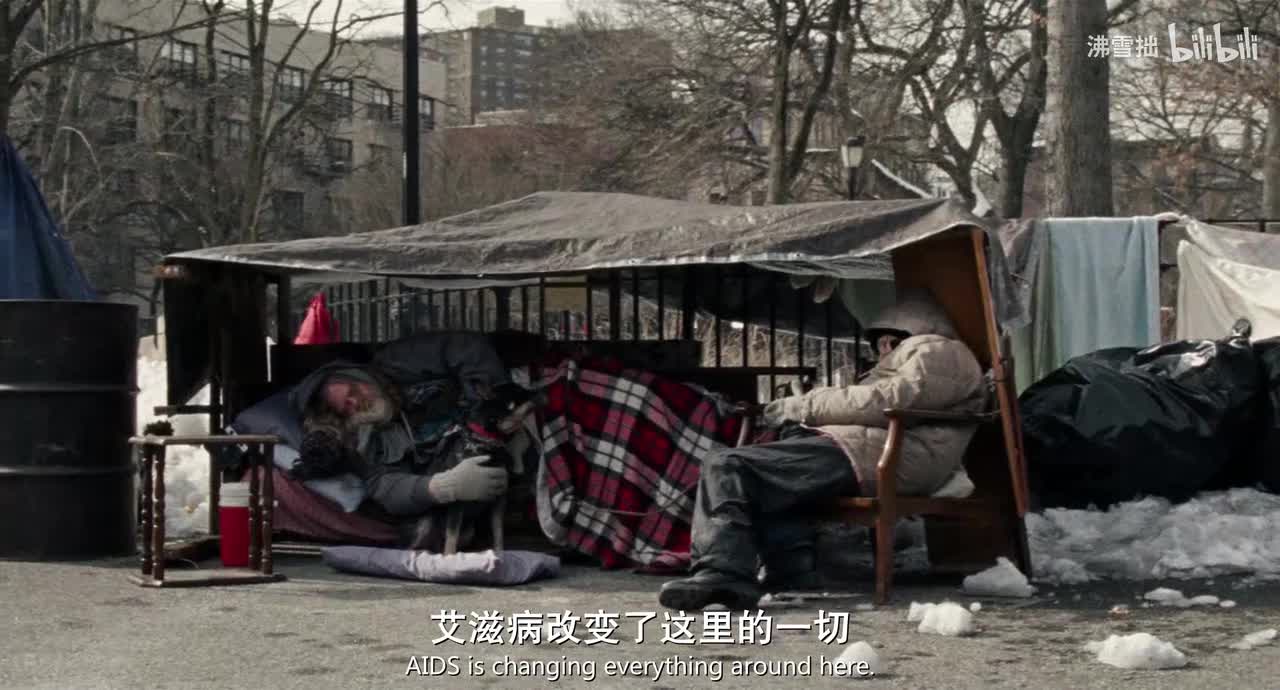 11-2【茶色羽绒服斜长刘海黑色帽子】和爸爸在去找约翰尼的路上 和爸爸闲聊