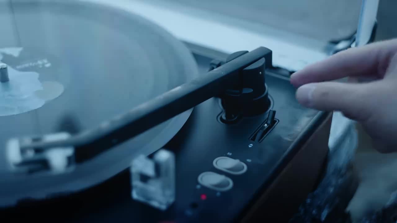 我们把唱片带到了冰川上 MV纯享版