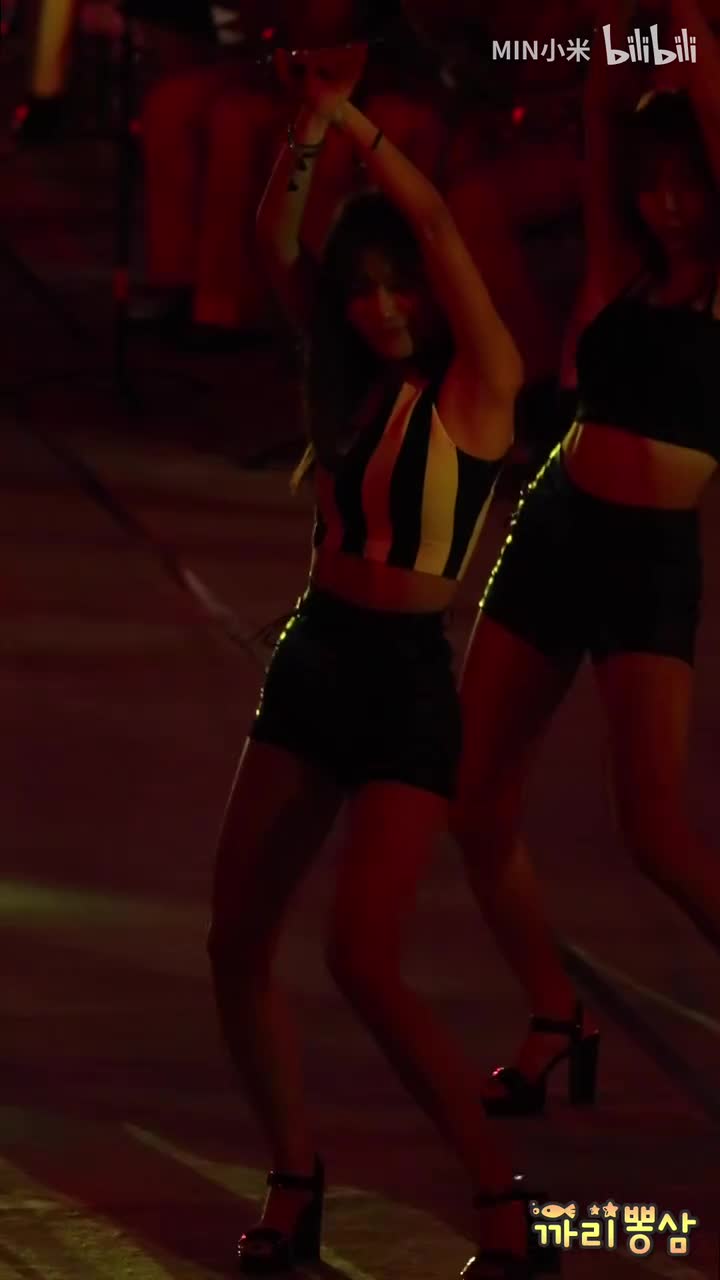 TAHITI-申智秀（皮裤-黑白条衣）-03超清