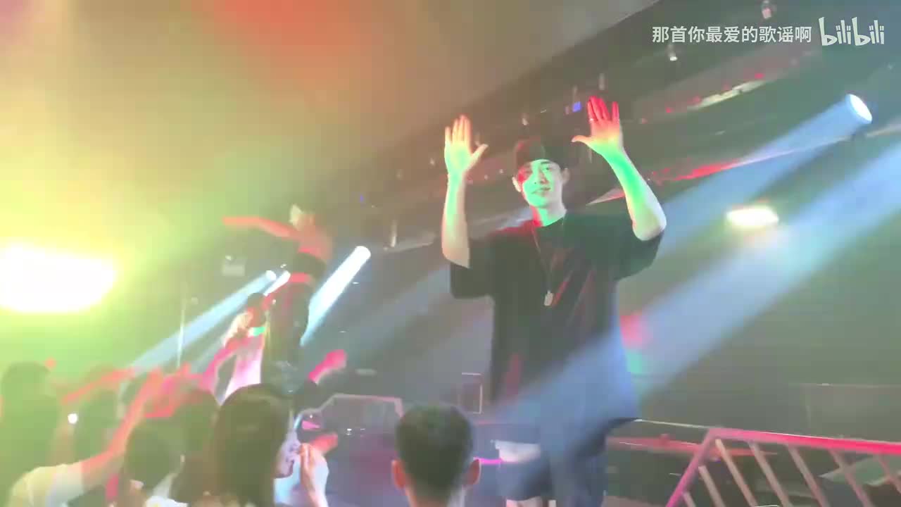 048. 东北东北 (DJ阿圣版) - 张冬玲