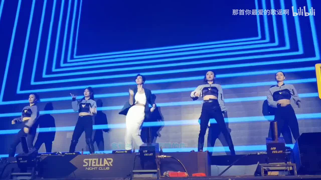 087. 多情的人总被无情的伤 (DJ版) - 六哲