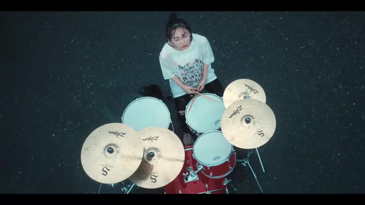 藤谷&朱音雨中隔空合奏