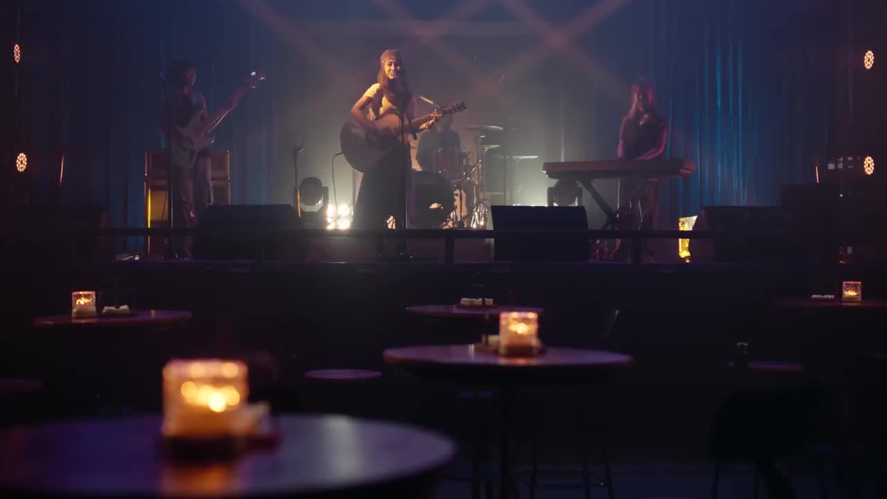 HONOR Magic V Flip 2 5G 广告（2）