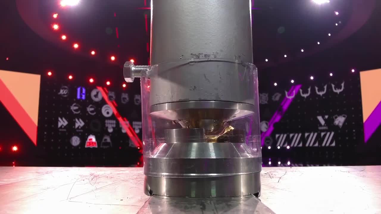 季军赛 Leshar vs AngryBird