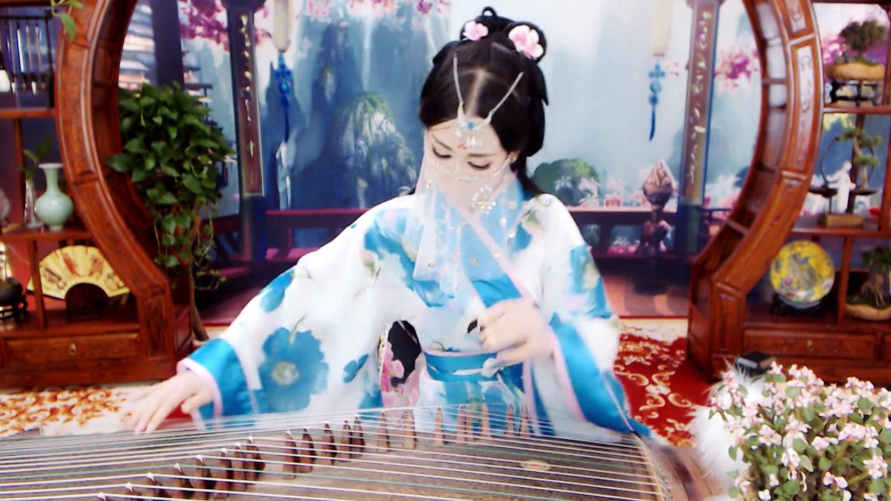 歪歪id99018古装古筝女儿演奏《我的中国心》