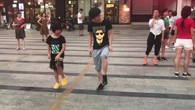 怎么学鬼步舞最快 i181026wsd3gprj63xn8f3d8i7coborw_0001.jpg@280w_158h_1c_100q.jpg