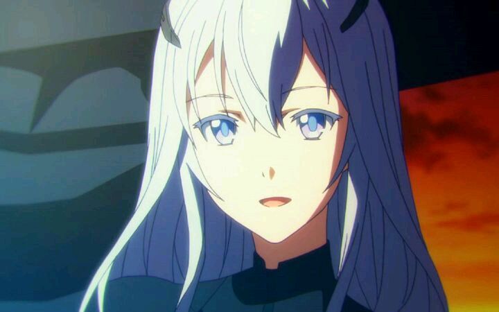 蕾西亚#介绍一下,这是我老婆