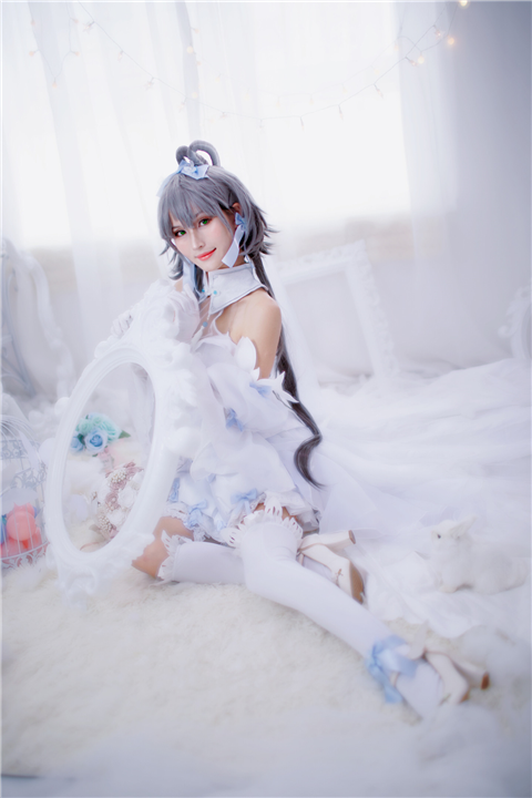 咸鱼晰子Vsinger洛天依花嫁Cosplay6