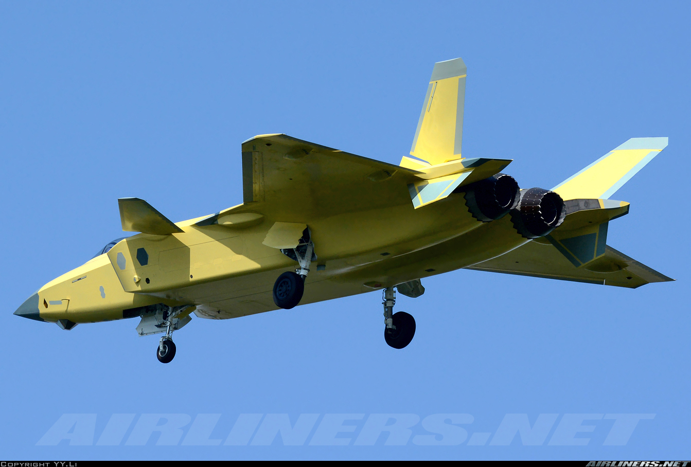 (转自微博)最清晰的搭载ws10c的歼20图片,拍摄于19年