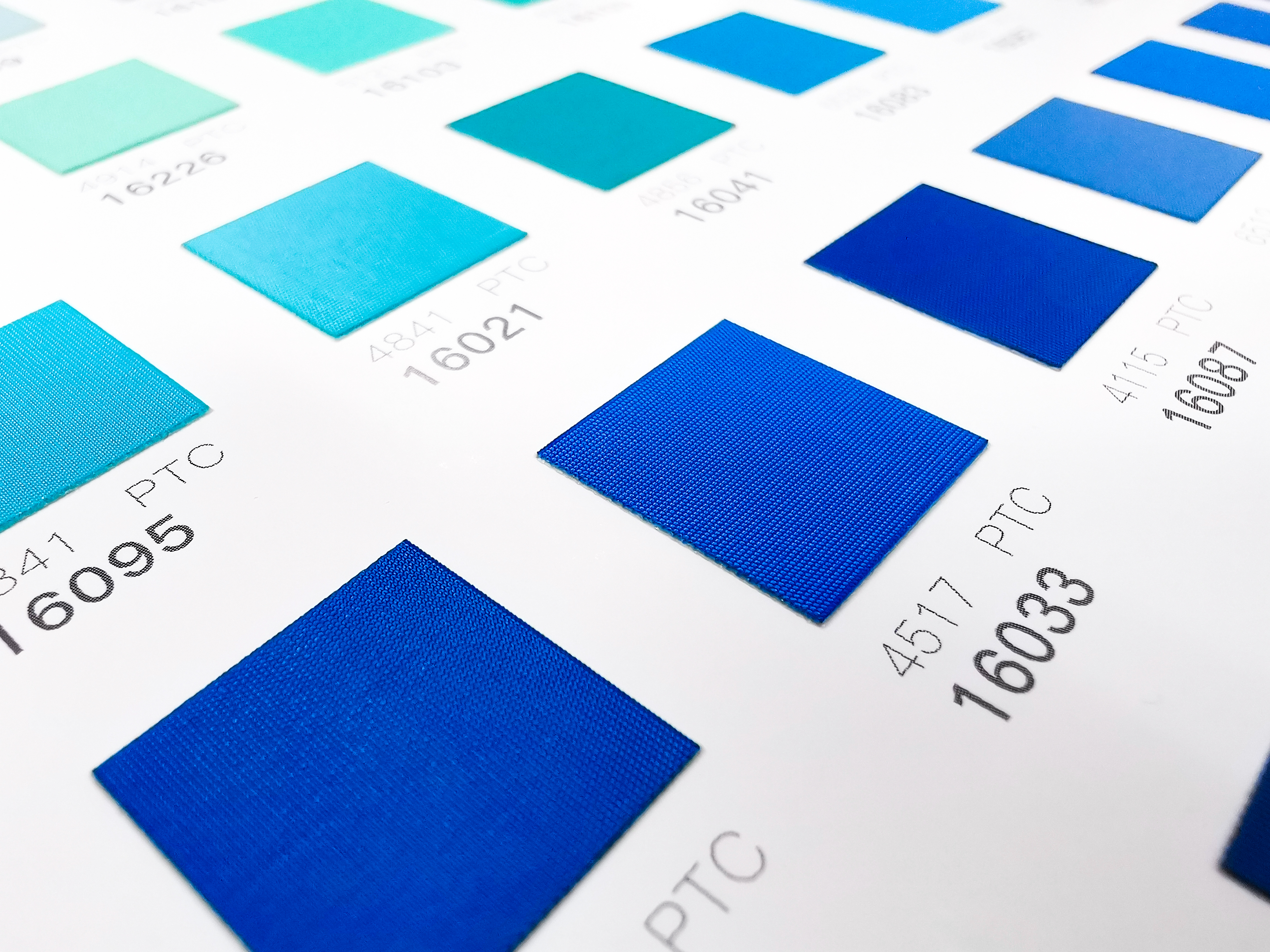 选面料 是种触觉视觉双享受[大哭][大哭][大哭]太累了  碎觉#服装设计