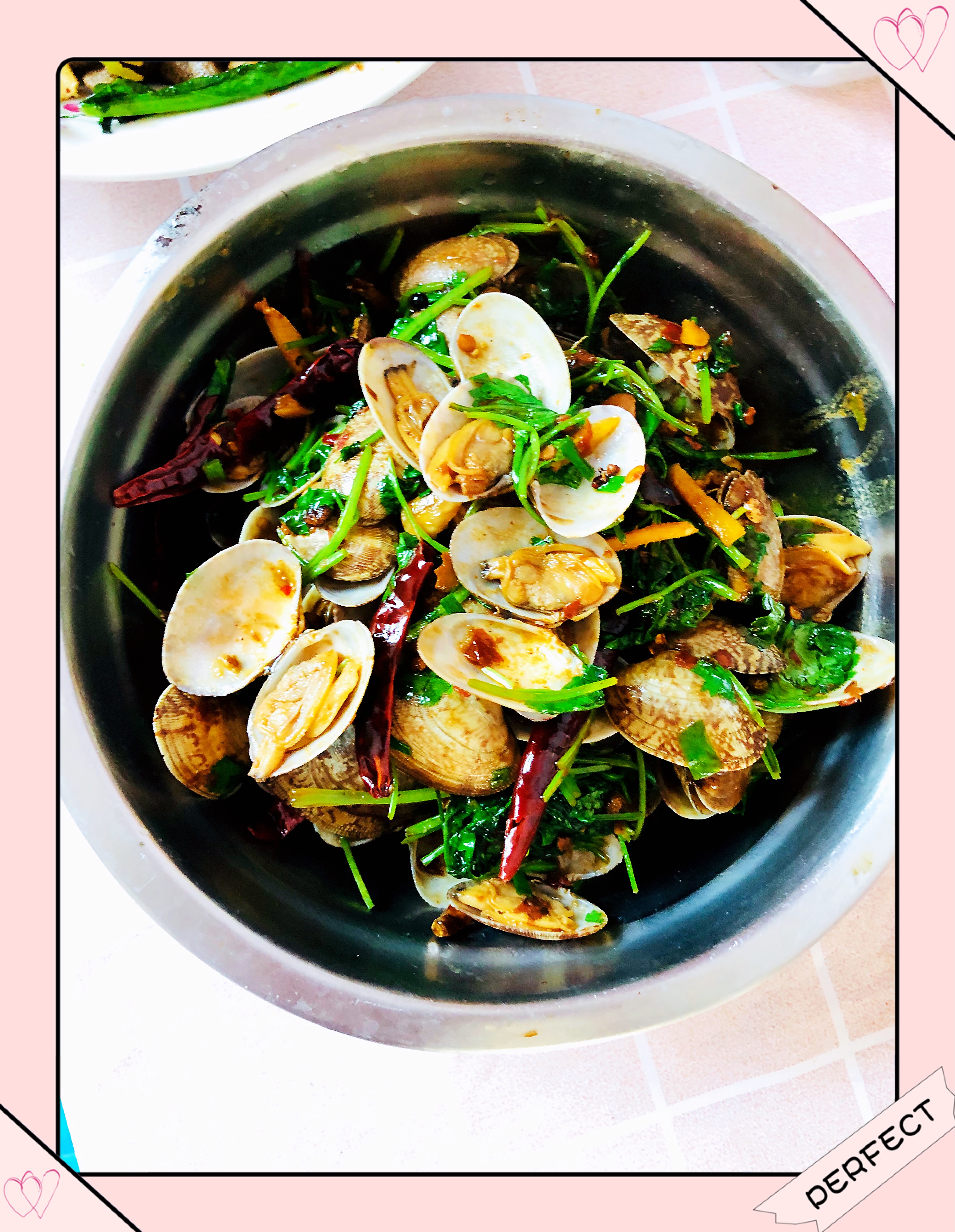 自制萝卜炖排骨,麻辣花甲~~[胜利]