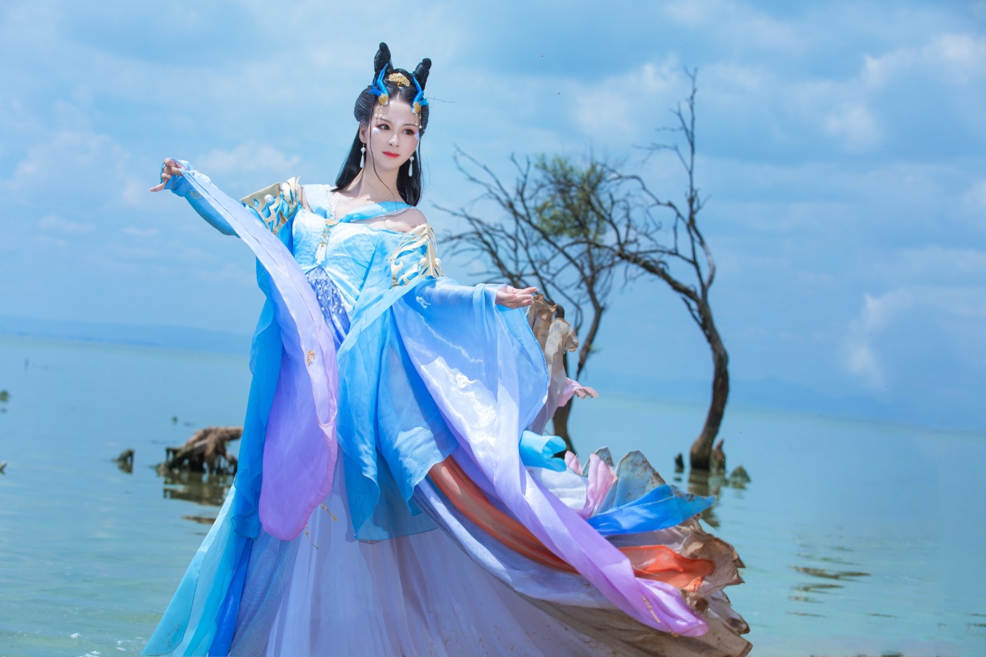 瑶音天涯明月刀画龙致雨CosPlay2