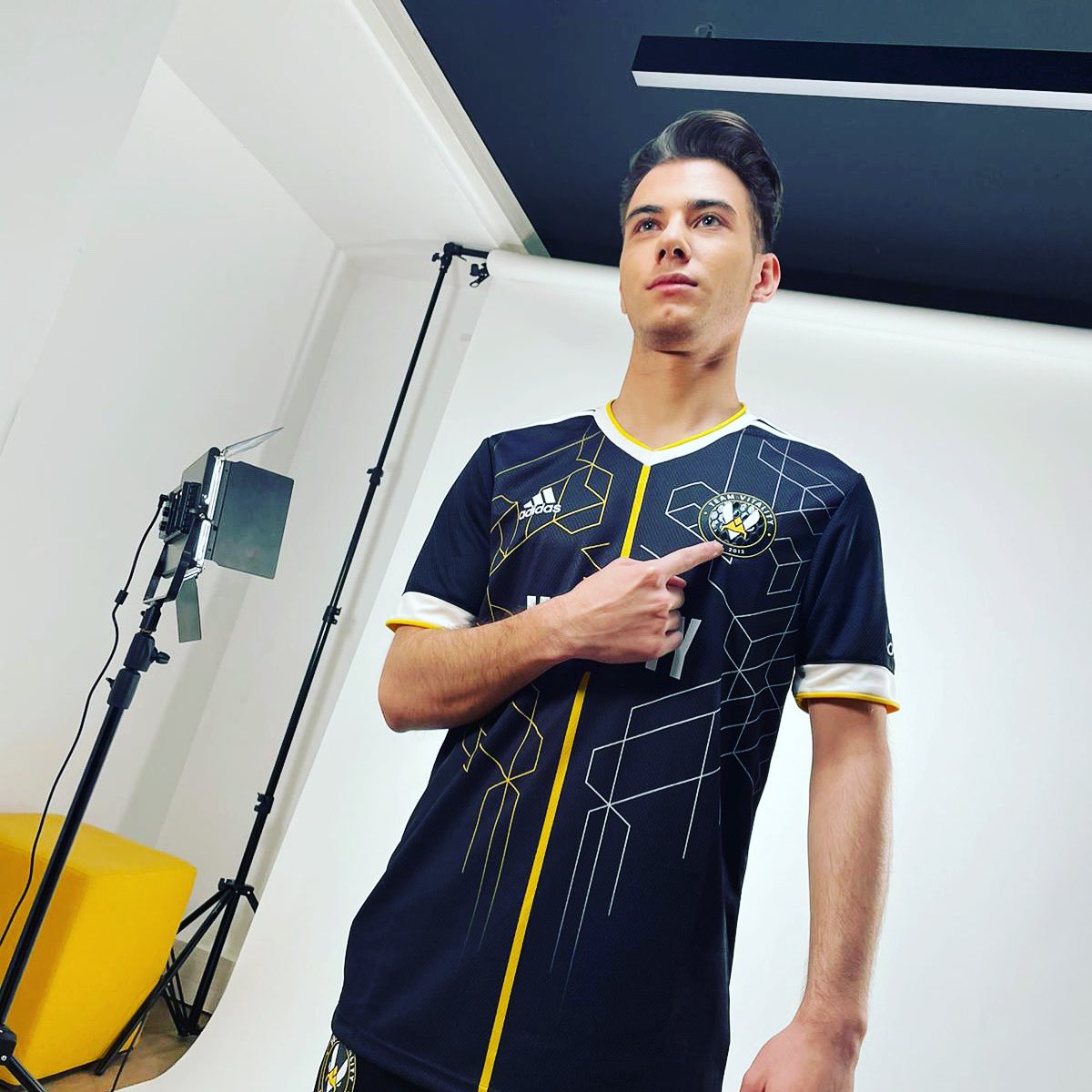 小蜜蜂新人kyojin拍摄定妆照 #csgo#浏览:1877收藏:0支持:17上传时间