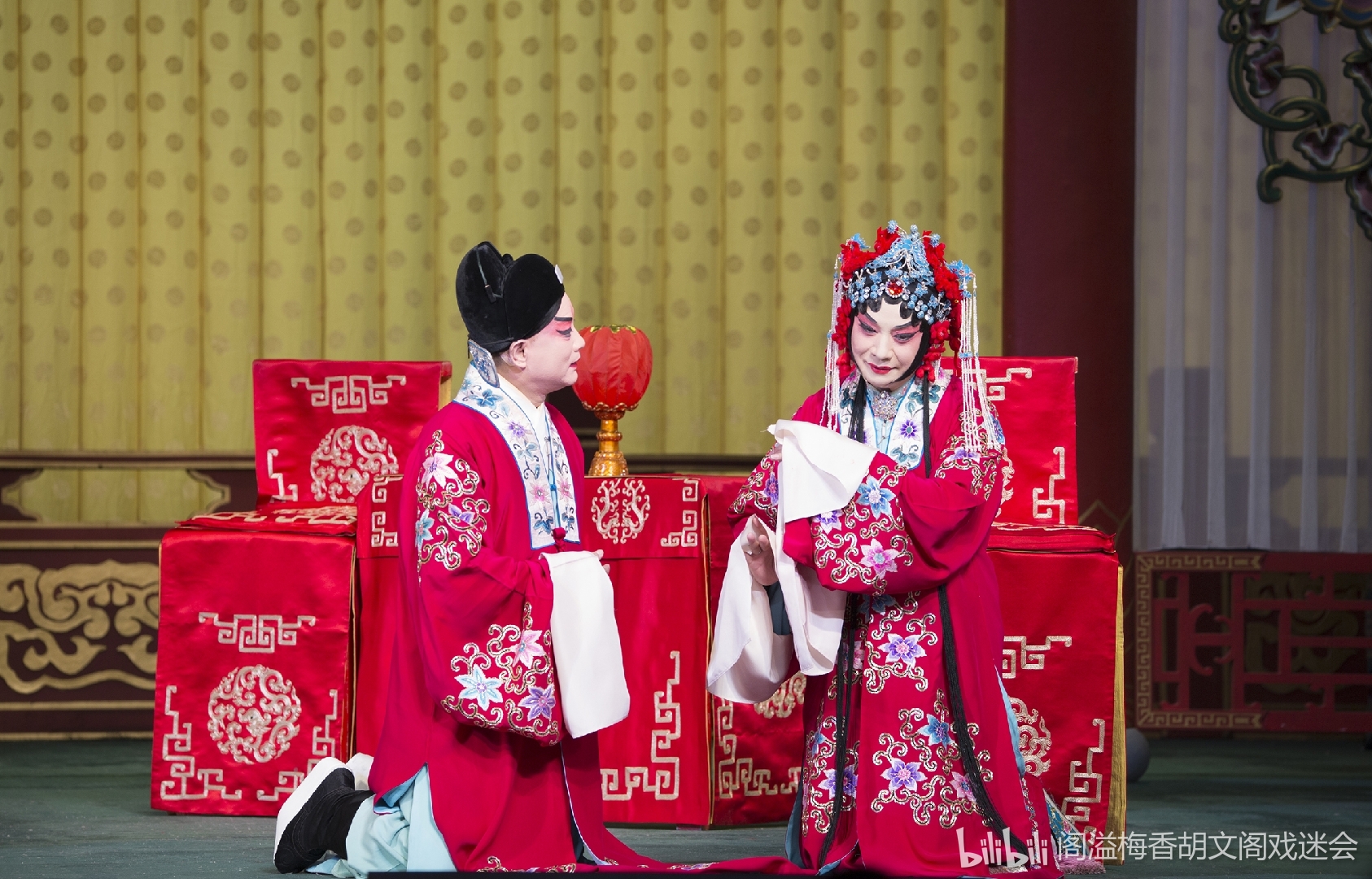 戲院《鳳還巢》 胡文閣飾程雪娥 李宏圖飾穆居易 孫世民飾程雪雁瀏覽