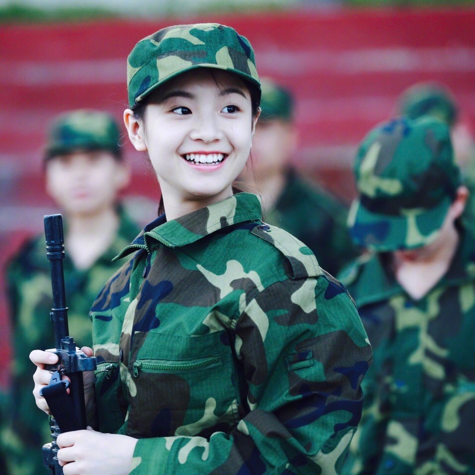 有没有人觉得贺鑫隆和李庚希蜜汁相似98浏览:98收