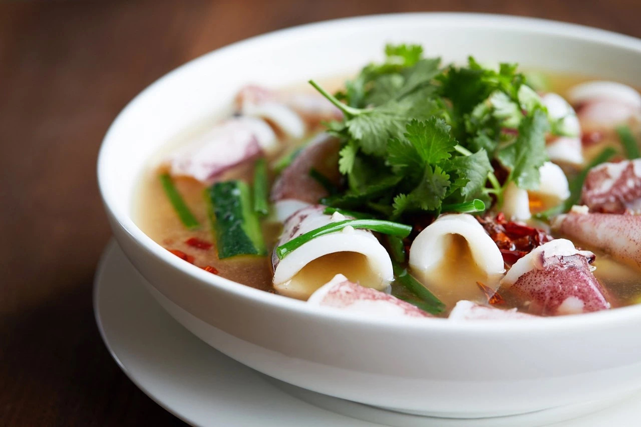 "上海最佳福建菜"的餐厅"遇外滩",据说这里的佛跳墙,虎鳗,鸡汤汆海蚌