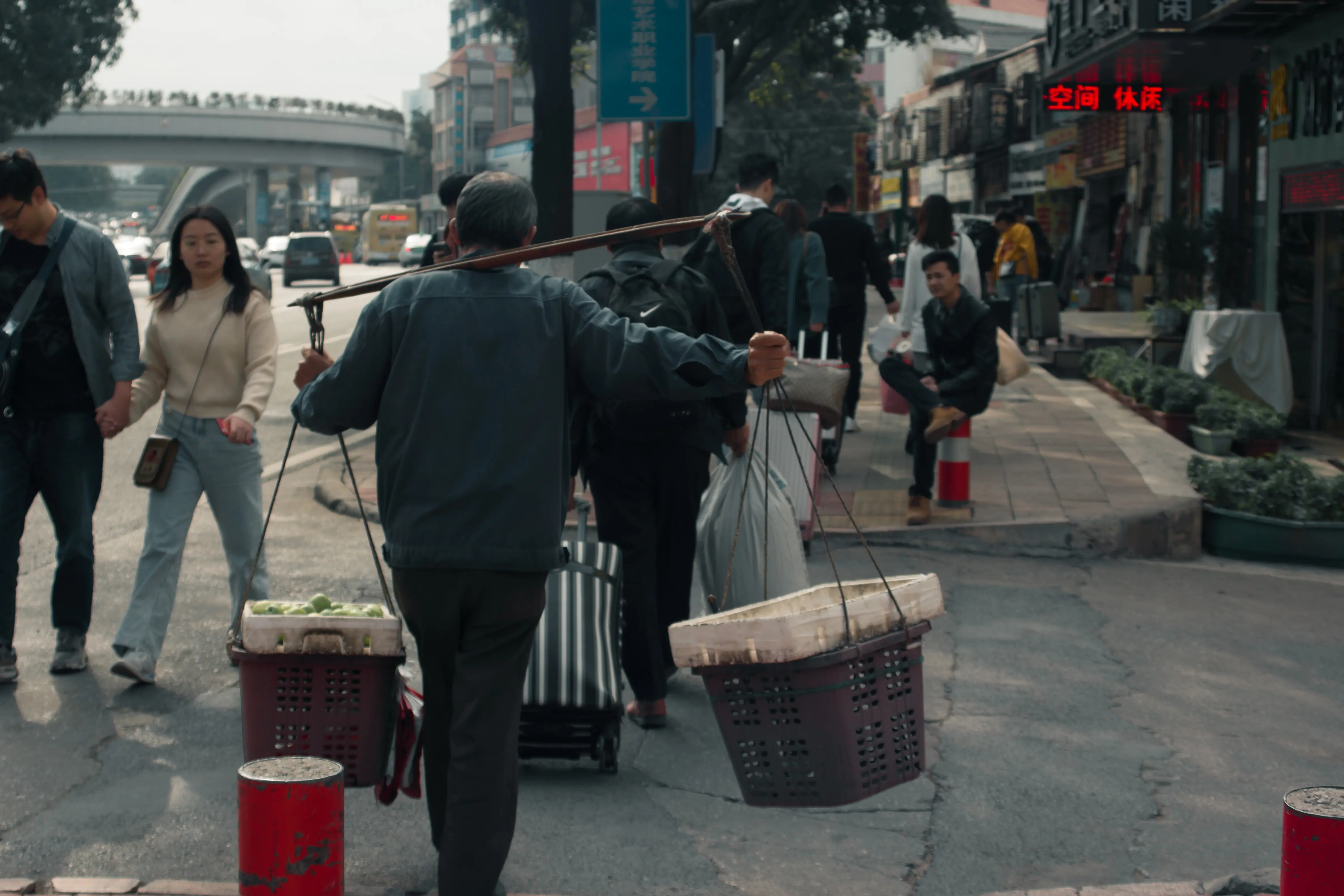 广州扫街 屋脊上的懒猫 哔哩哔哩相簿