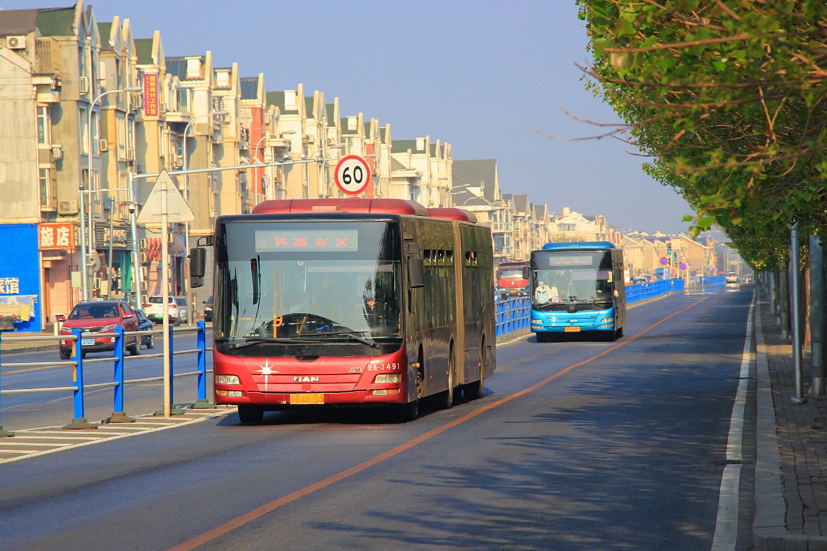 focus_dlbus _ 哔哩哔哩相簿