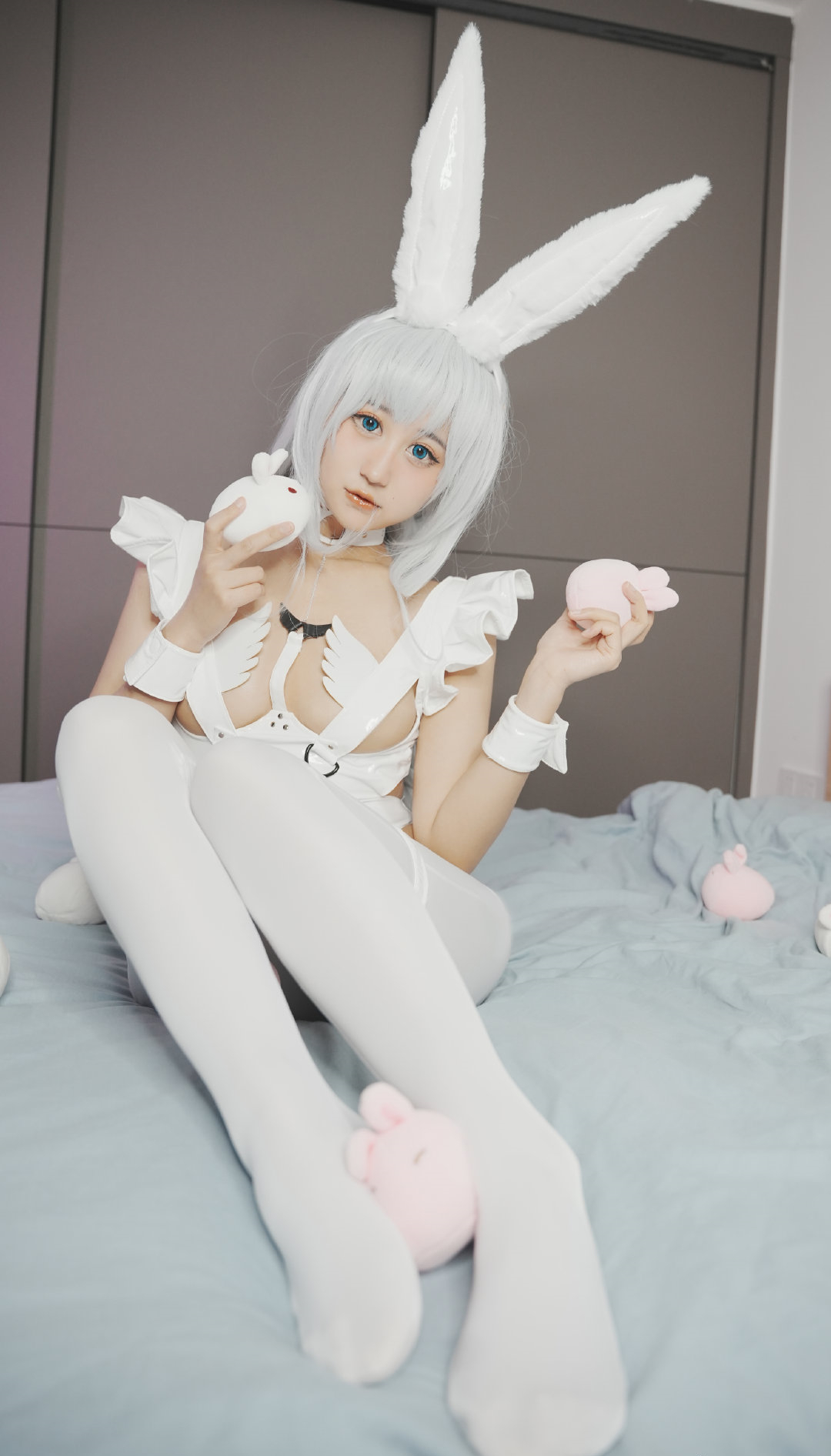 vv子教授碧蓝航线恶毒懒懒的白兔cosplay2