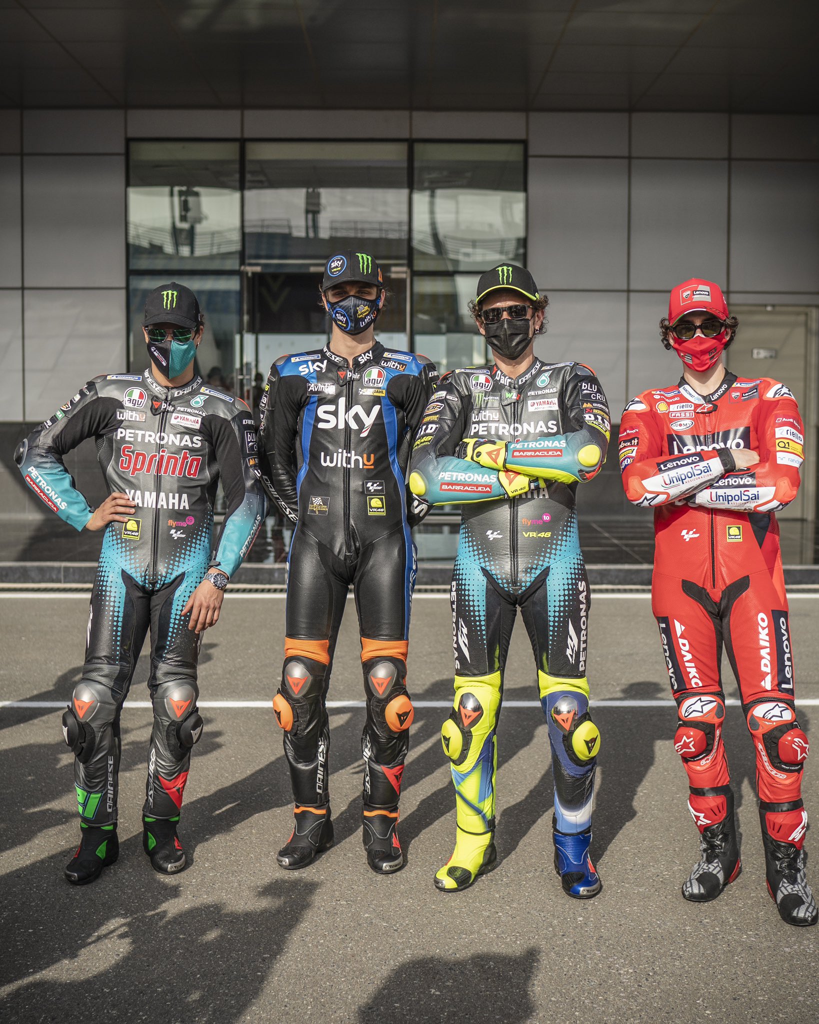 ta 的直播间闲置中motogp2022赛季大合影···直播机佬研究社128ta