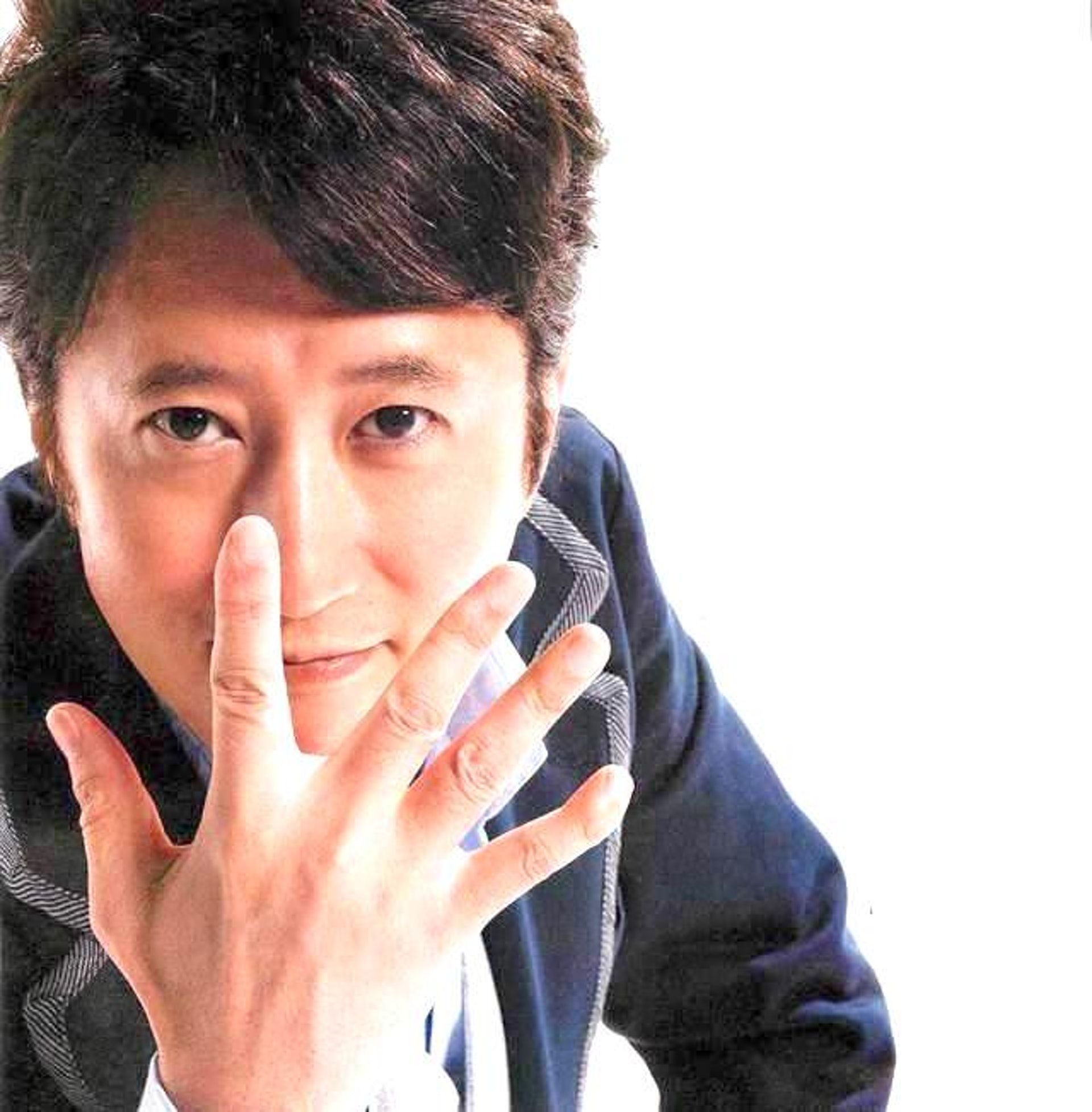 犬齿-crow_:今天是荒木飞吕彦的生日,复读这条信息,你会被选中