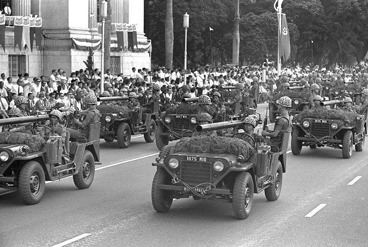 新加坡阅兵,1969浏览:974收藏:0支持:32上传时间:2021-12-22 10:50:43