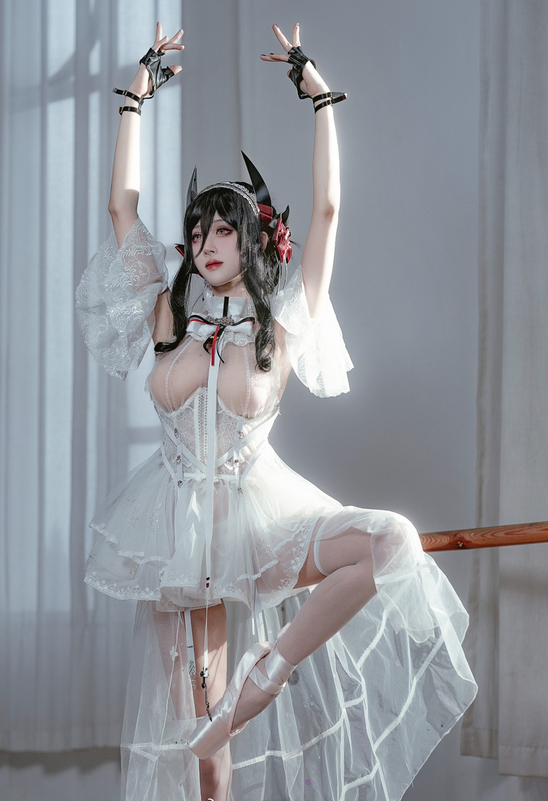 比比骨骼精奇QwQ明日方舟伊内丝芭蕾cosplay3