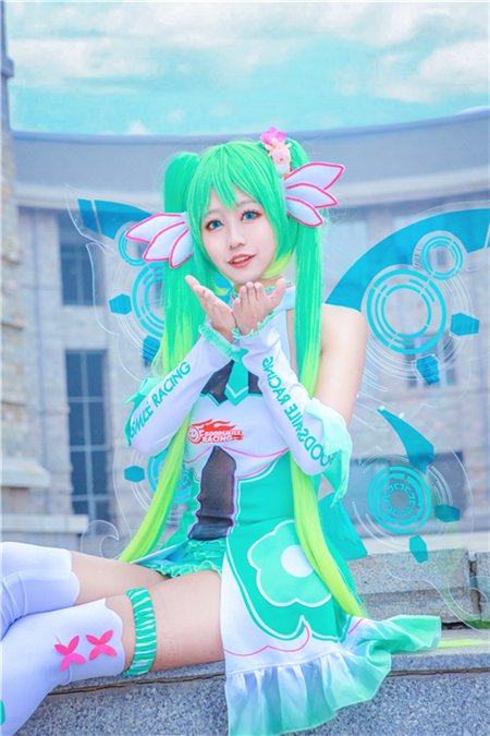 桃乐丝Vsinger赛车初音Cosplay6