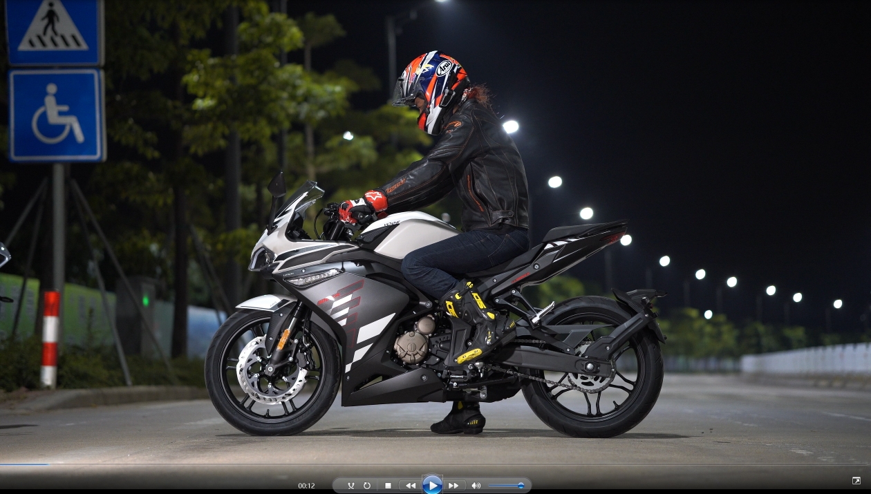 小丙摩托车评中心 _ 哔哩哔哩相簿